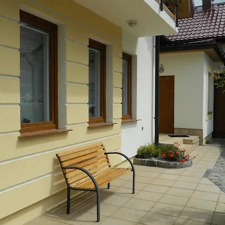 Apartament Kwiatowa *